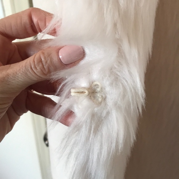 Cozy white for winter vest - Picture 7 of 7